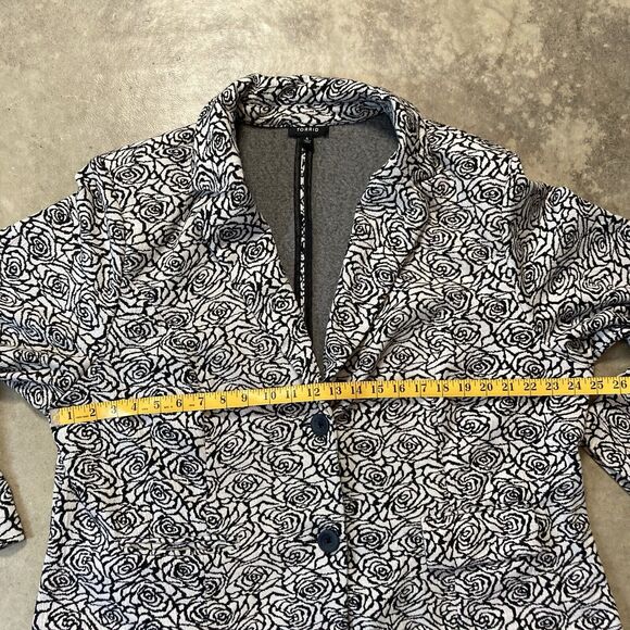 Torrid Blazer Womens 4X White‎ Rose Pockets Shoulder Pads Jacket Single Breasted - Picture 2 of 9